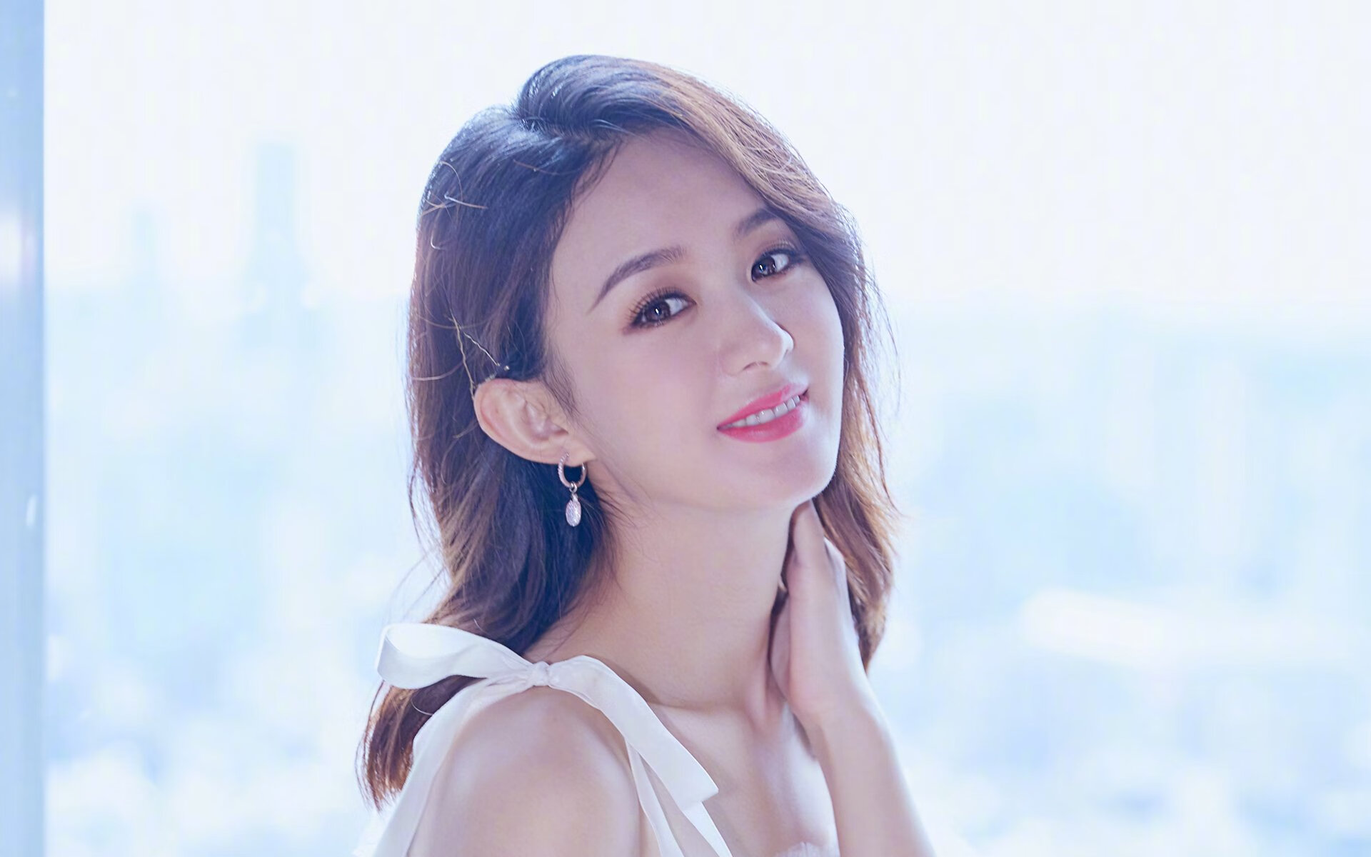 AYX体育官网-柏林赫塔克服困难，球队士气回升，柏林赫塔转入球员