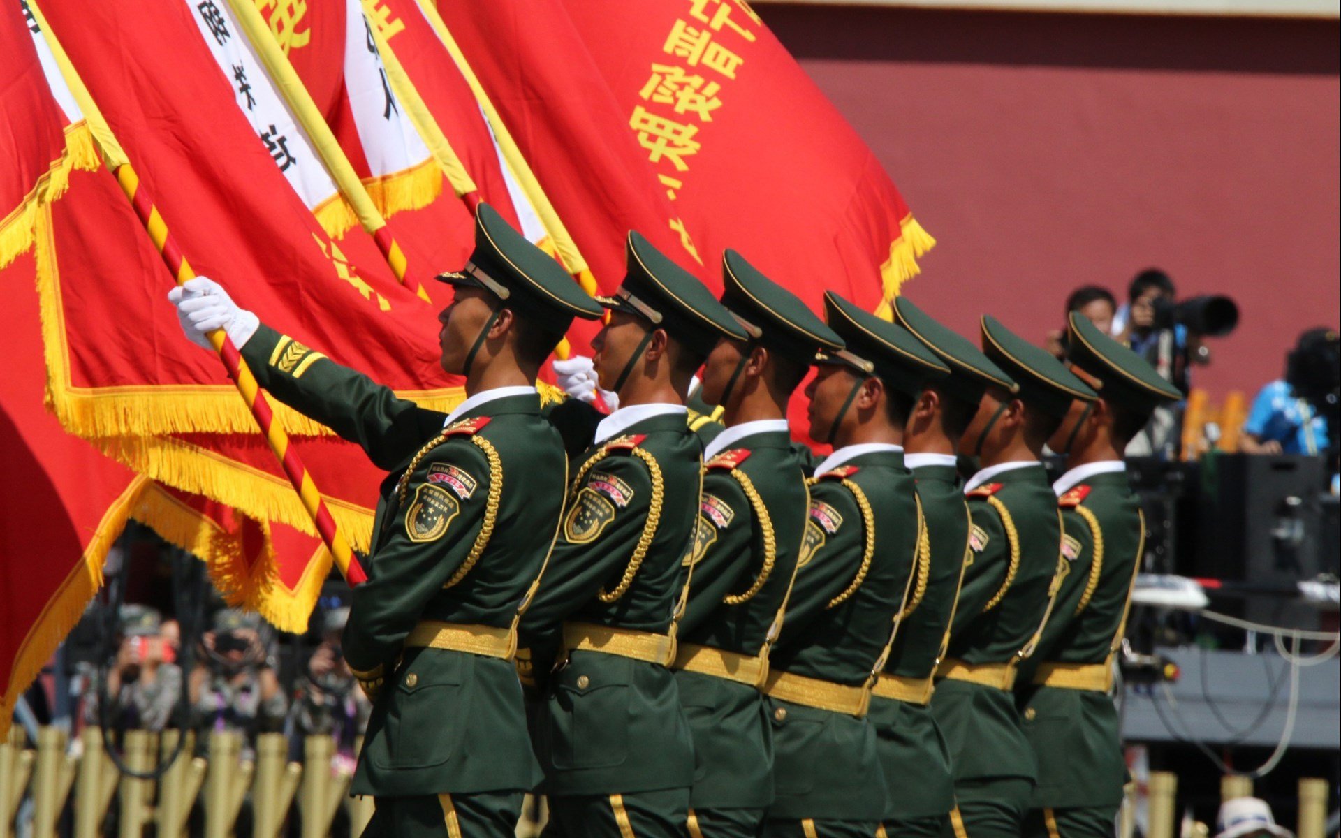 柏林赫塔克服困难，球队士气回升，柏林赫塔转入球员