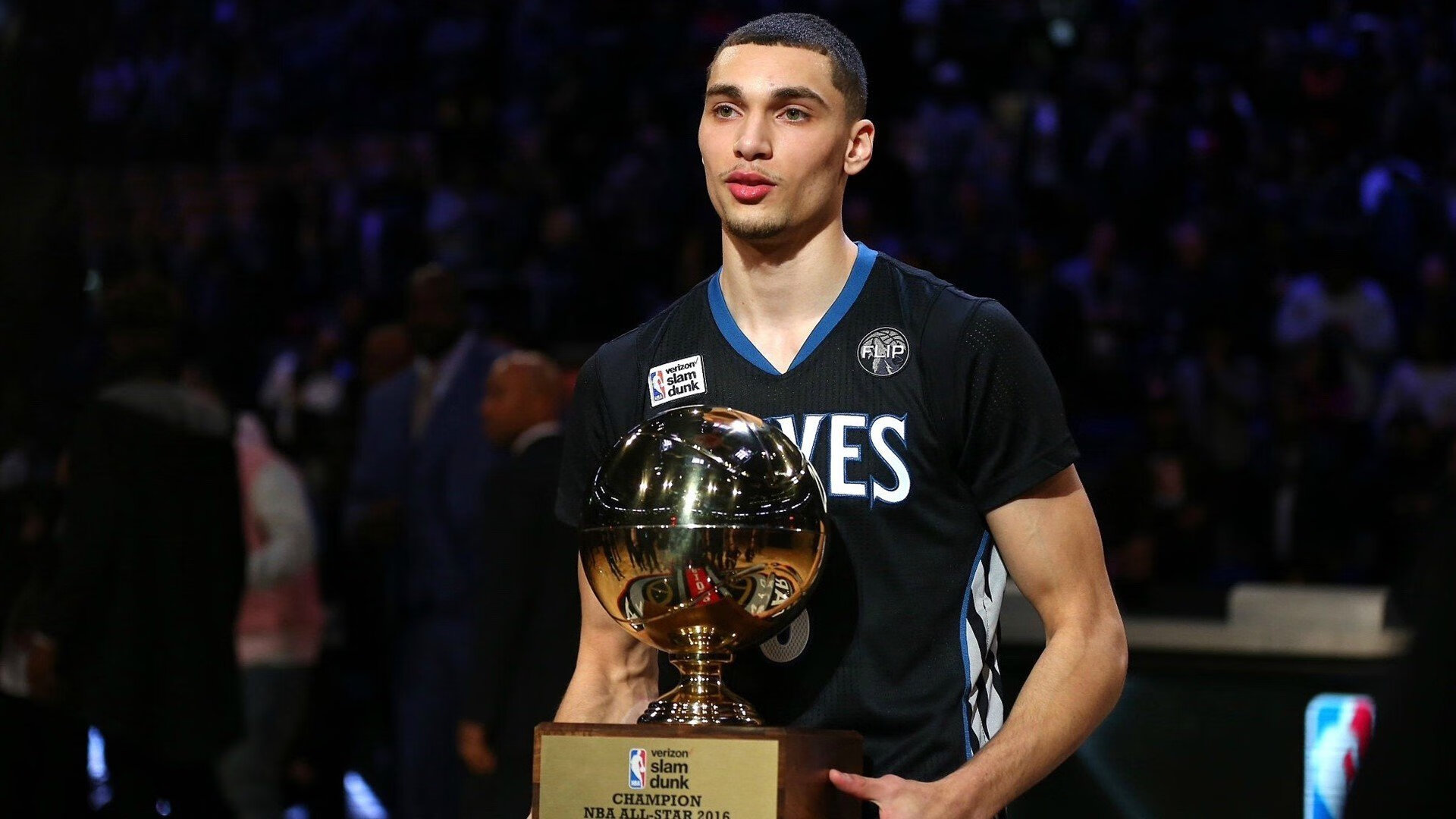 AYX GAME-球衣号码悼念仪式感动全场，致敬篮球传奇，球衣号码的意义篮球